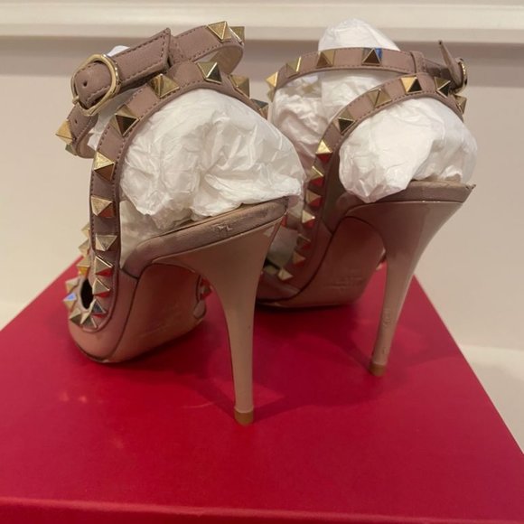 *SOLD* Valentino Rockstud Patent Pumps (Nude/Poudre) - Picture 3 of 6